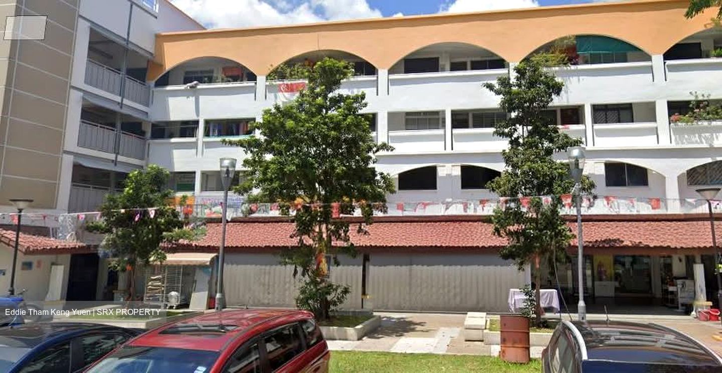 Hougang Avenue 8 (D19), Shop House #595629011